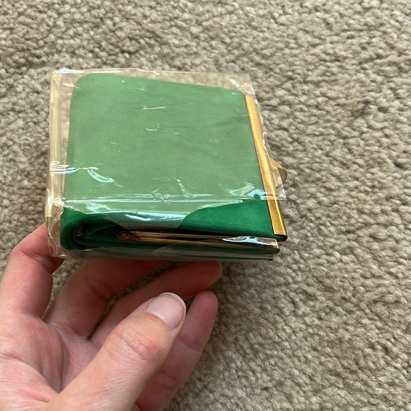 NWOT Vintage Tilley Genuine Hide Suede Wallet Mini Purse in Emerald Green - Picture 13 of 17